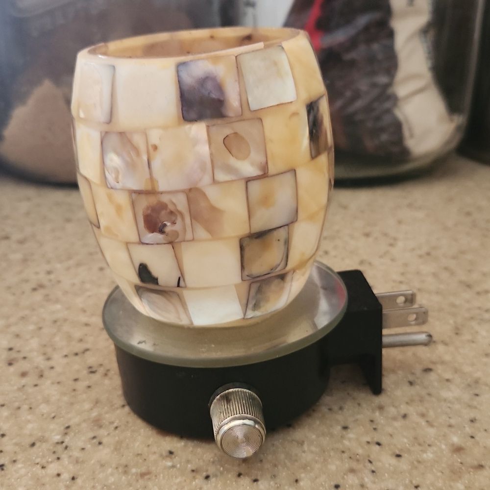 Capiz Shell NightLight - Picture 5 of 12